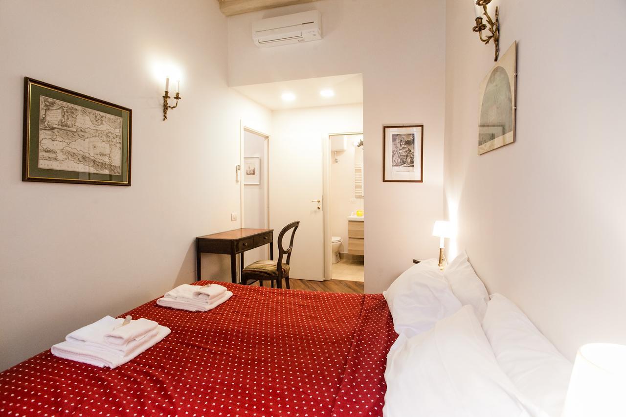 Vicolo Torretta - FromhometoРим Экстерьер фото